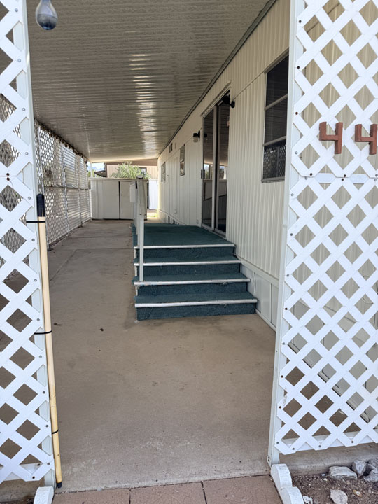 Mobile Home - photo 2